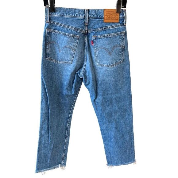 Levi's Women's Wedgie Straight Distressed Frayed Raw Hem Button Fly Jeans - Picture 2 of 10